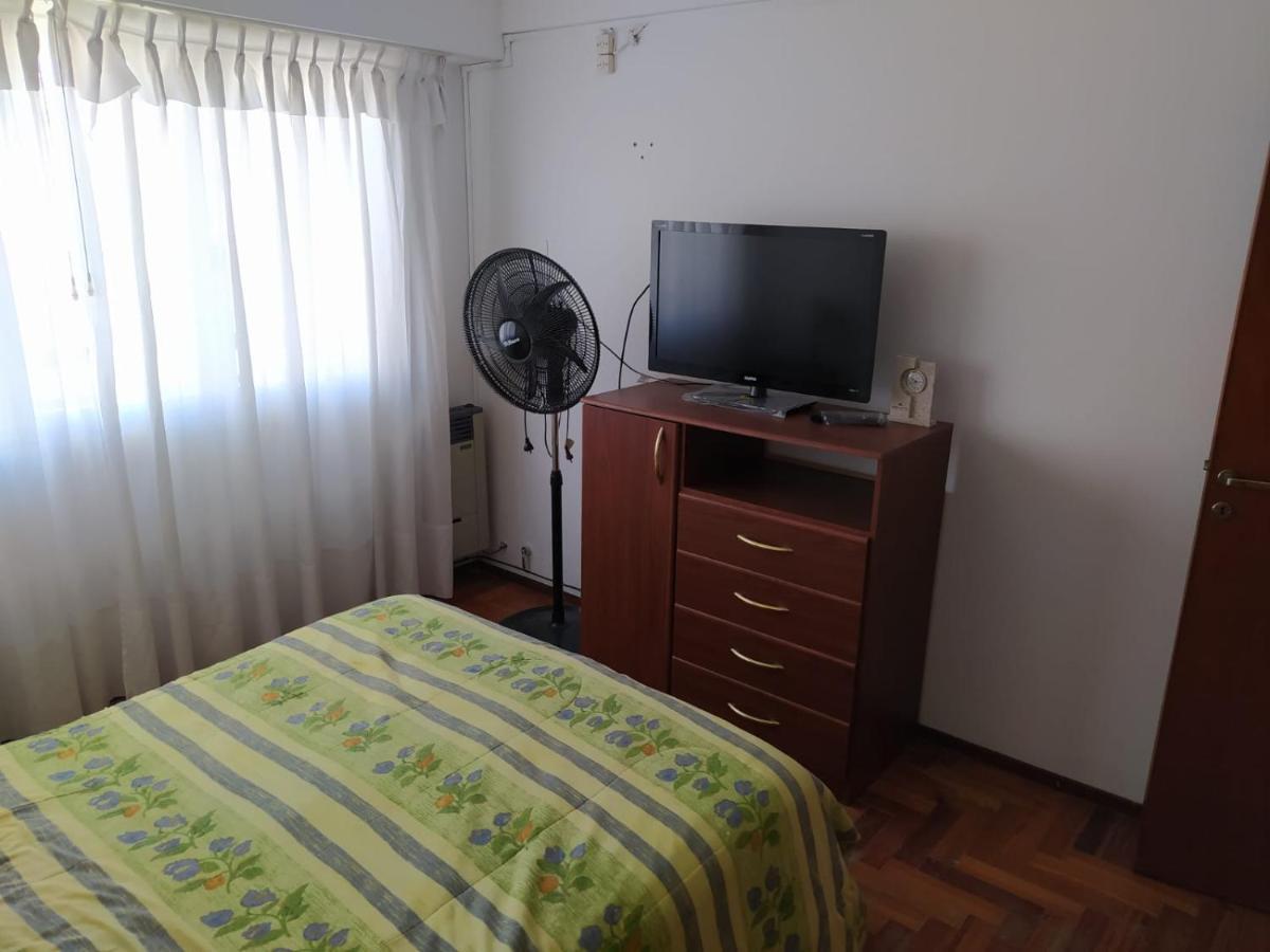 Departamento En Mar Del Plata, Excelente Ubicacion, Pleno Centro, 3 Habitaciones, Solo Grupo Familiar, No Se Permiten Grupo De Jovenes *